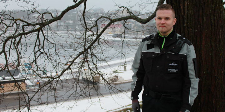 Miten kiertävä vartiointi parantaa yrityksesi turvallisuutta?